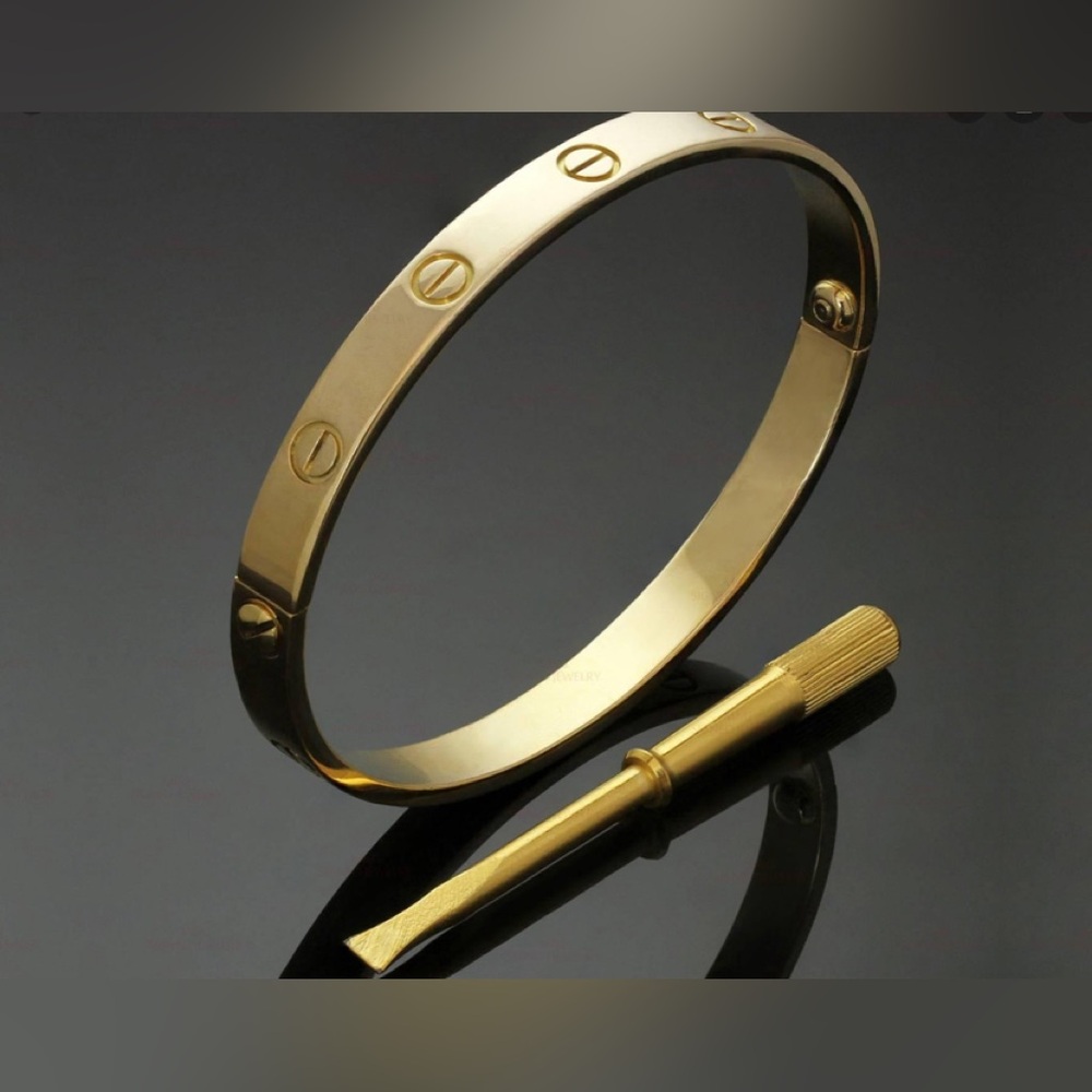 NEW CLASSIC LOVE BRACELET